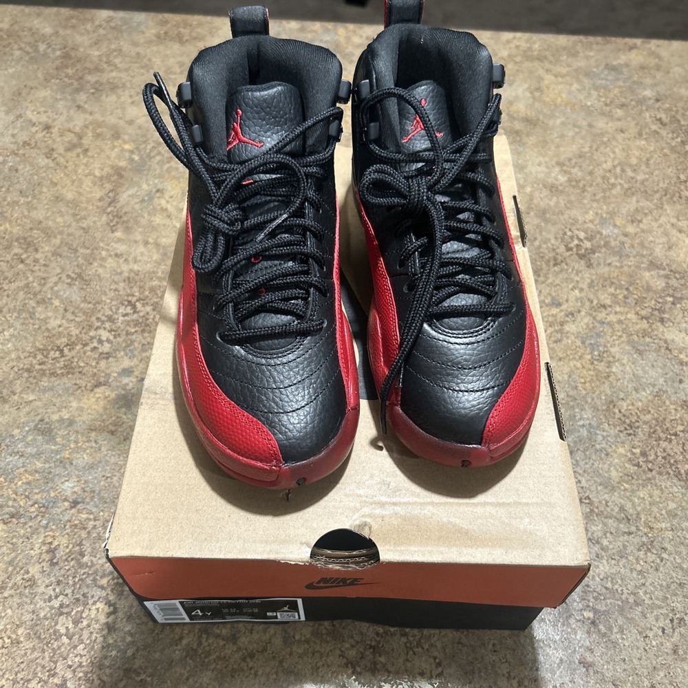Jordan 12 Retro Flu Game Grade School Size 4y Boys Black/red - Picture 1 of 7